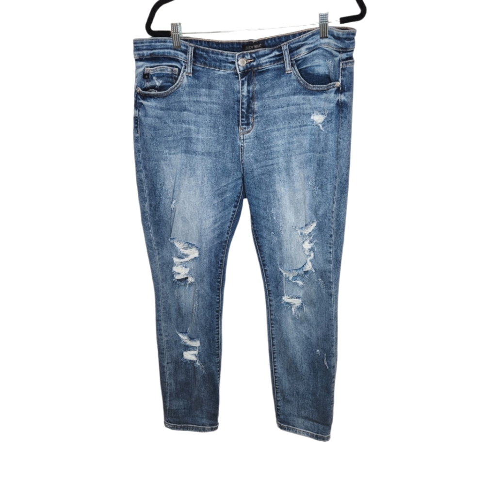 Judy Blue Distressed Boyfriend Jeans 15/32